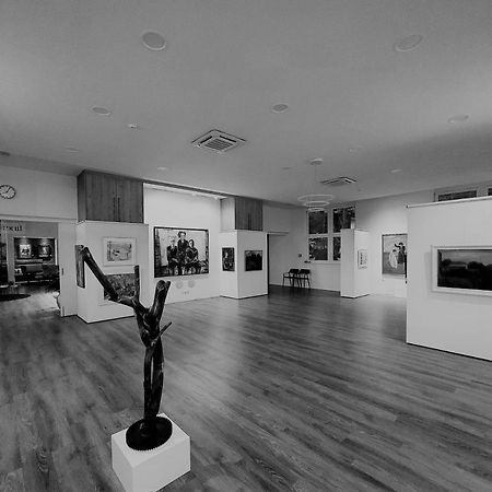 Art & Galerie Hotel Lenz Plauer See Fuenfseen Bagian luar foto