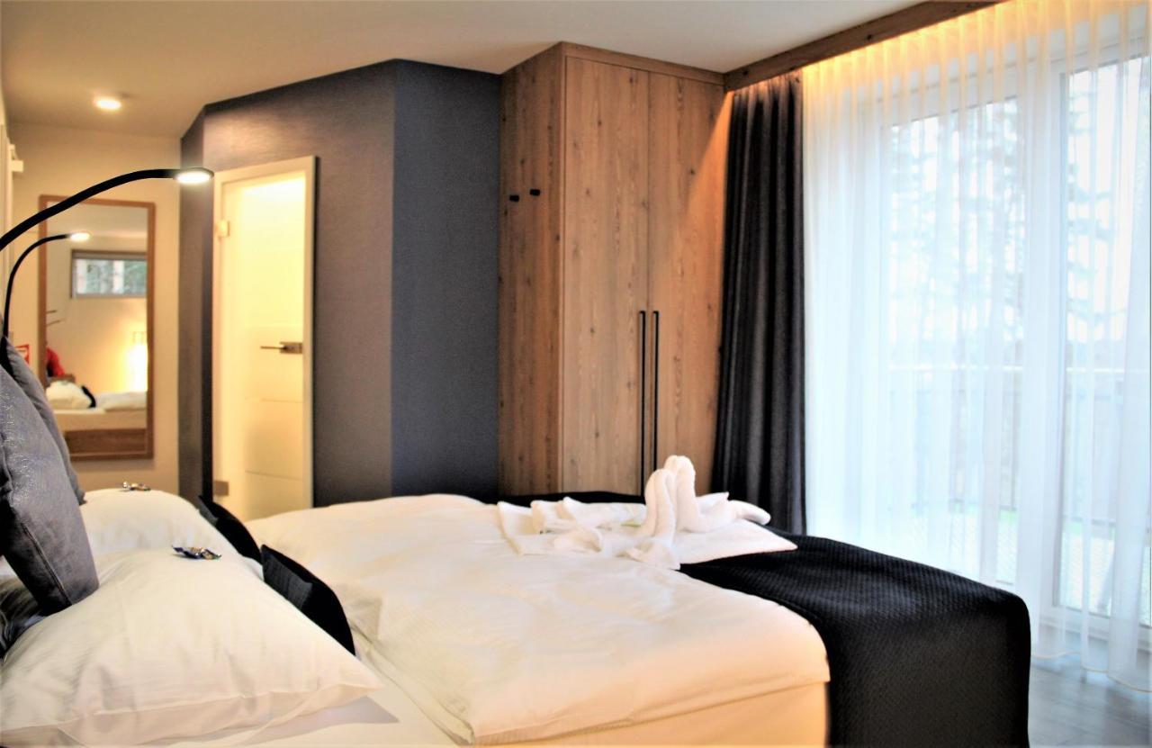 Art & Galerie Hotel Lenz Plauer See Fuenfseen Bagian luar foto