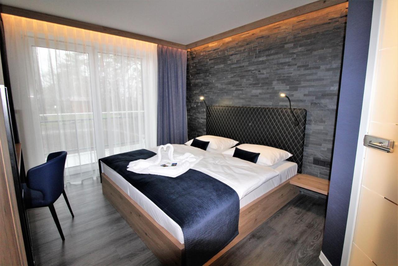 Art & Galerie Hotel Lenz Plauer See Fuenfseen Bagian luar foto
