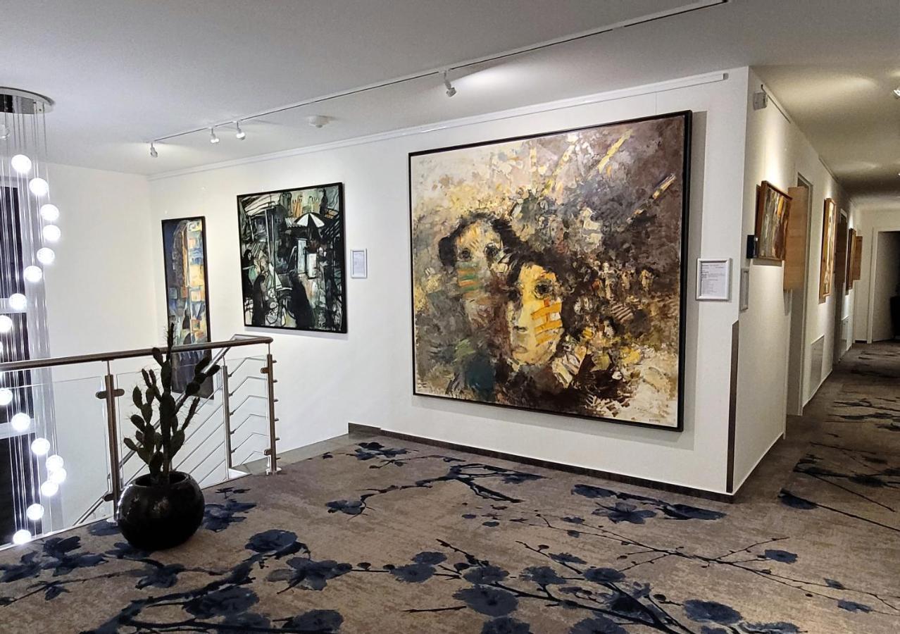 Art & Galerie Hotel Lenz Plauer See Fuenfseen Bagian luar foto