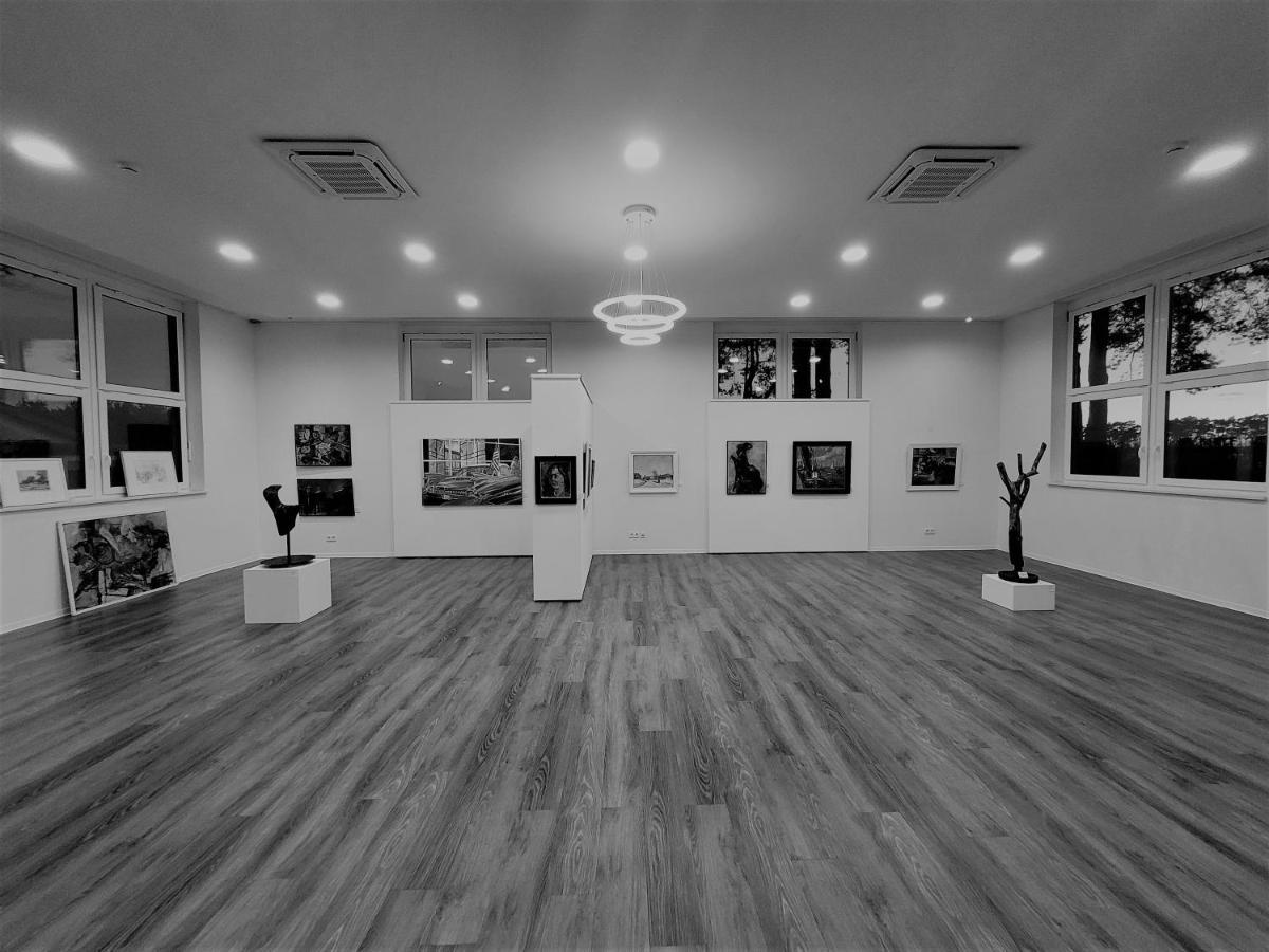 Art & Galerie Hotel Lenz Plauer See Fuenfseen Bagian luar foto